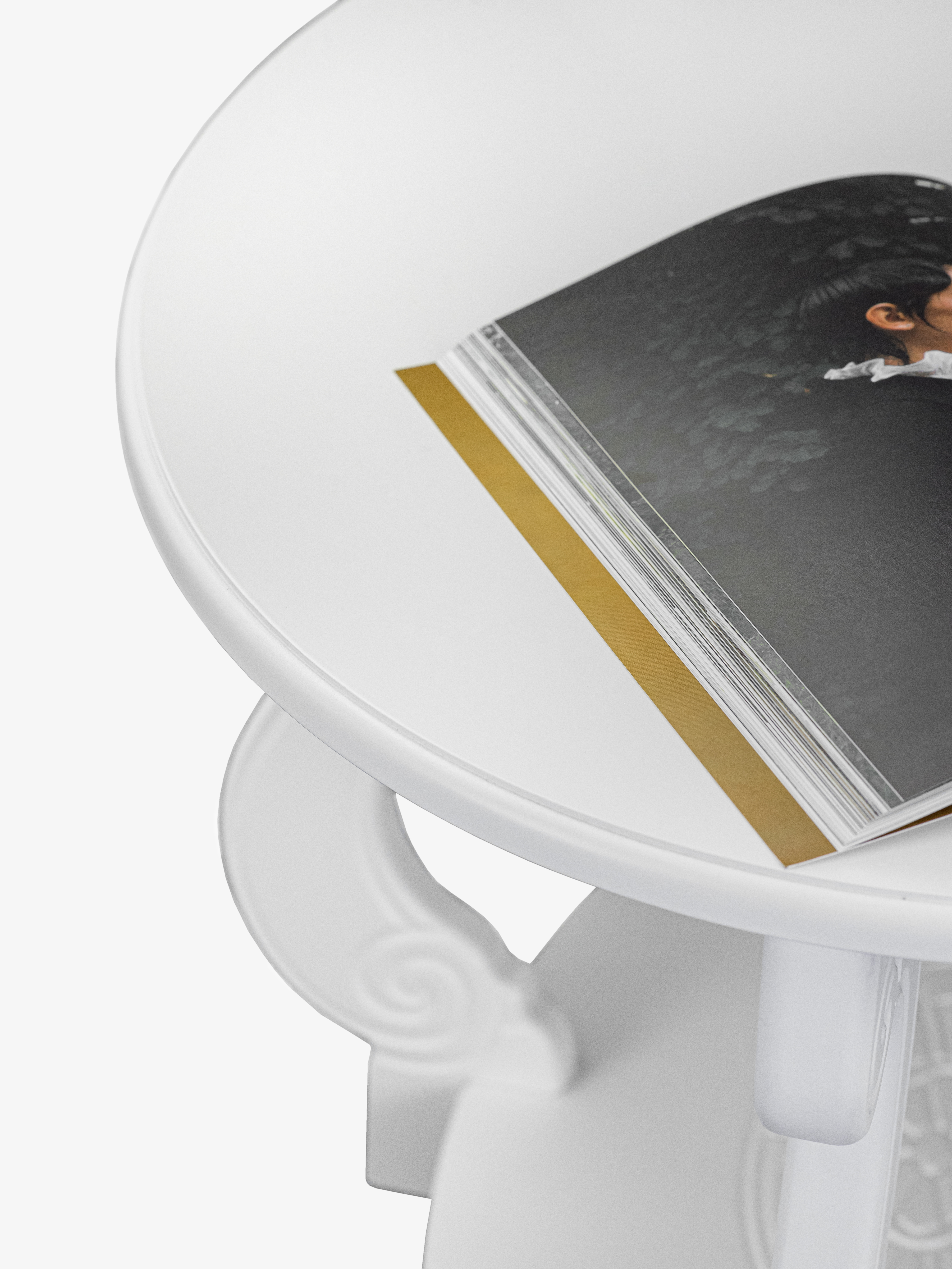 Стол журнальный Овация (М) ЛАЙТ белый