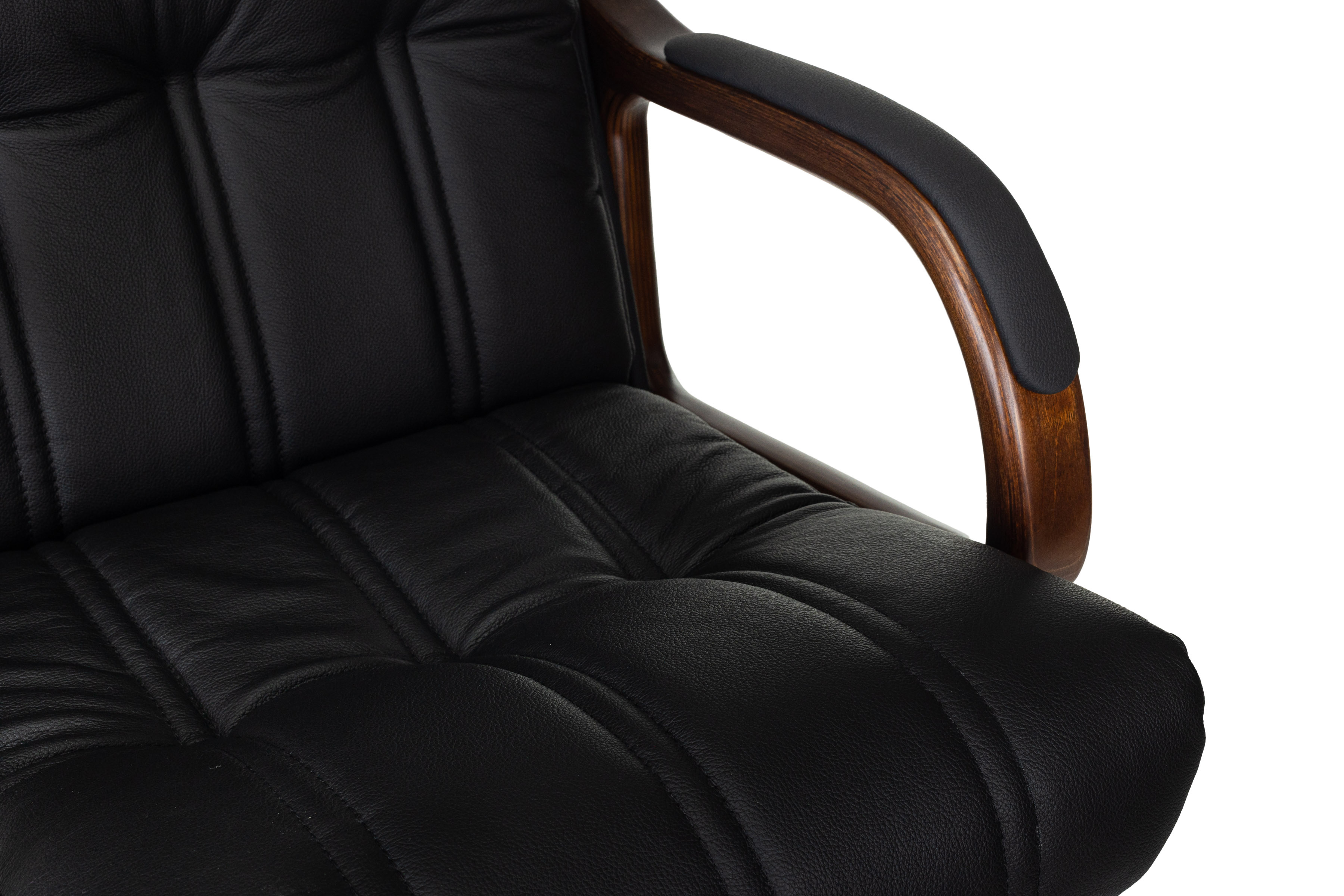 Кресло руководителя Бюрократ T-9932WALNUT-LOW/B