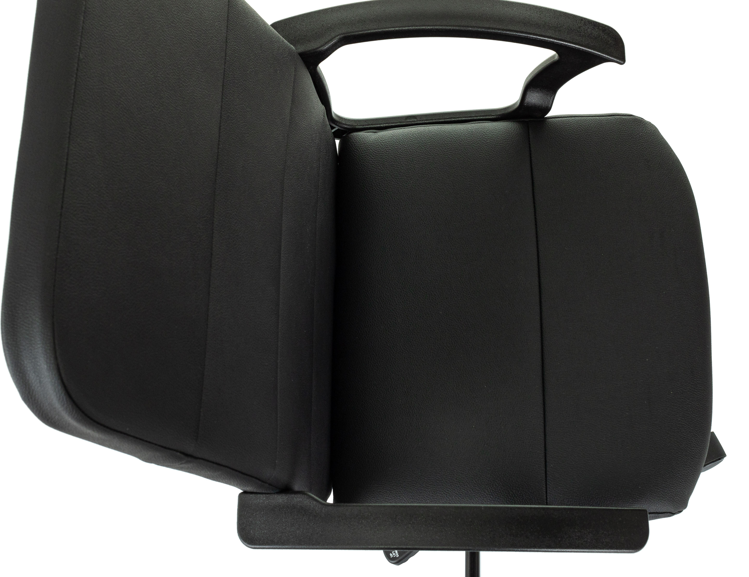 Кресло Бюрократ Триест TRIEST BLACK-PU